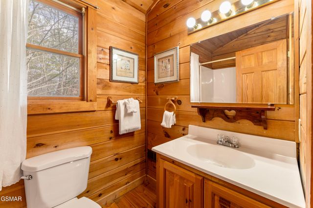 1910 E Mountain View Way, Sevierville, TN 37862