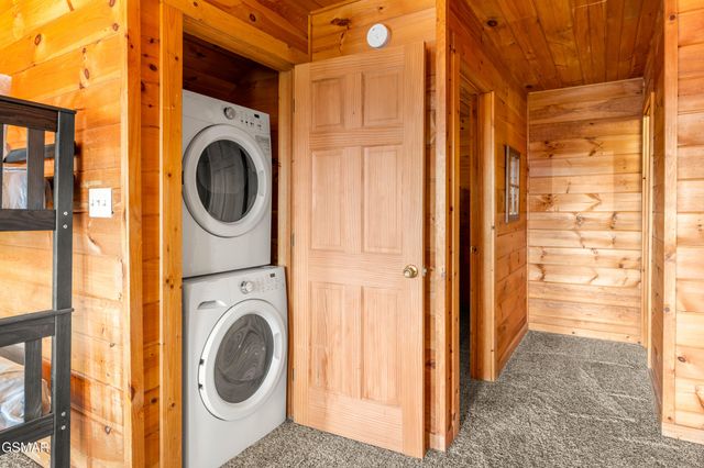 1910 E Mountain View Way, Sevierville, TN 37862