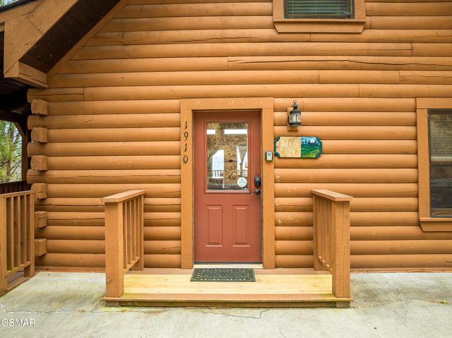 1910 E Mountain View Way, Sevierville, TN 37862