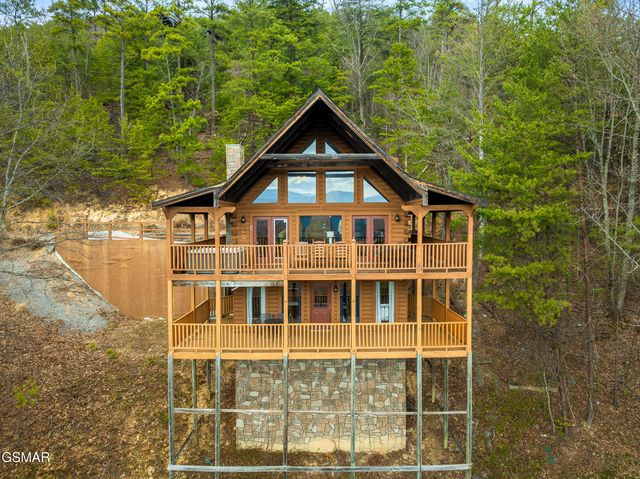 1910 E Mountain View Way, Sevierville, TN 37862