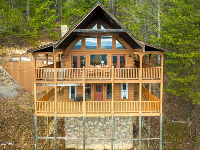 1910 E Mountain View Way, Sevierville, TN 37862