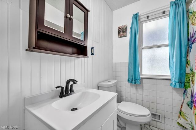 10615 Bellaire Road, Cleveland, OH 44111