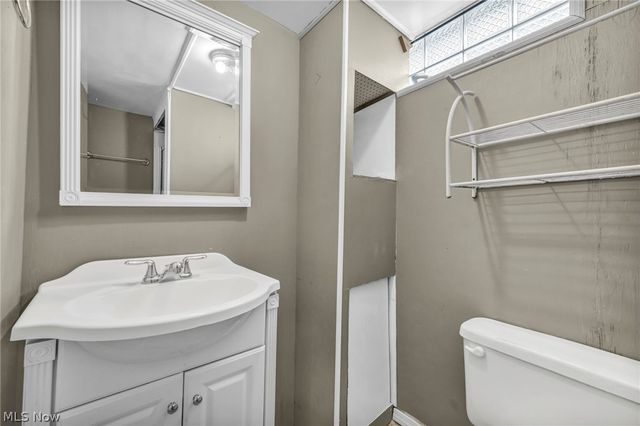 10615 Bellaire Road, Cleveland, OH 44111