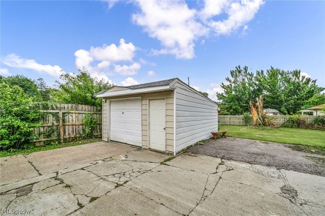 10615 Bellaire Road, Cleveland, OH 44111