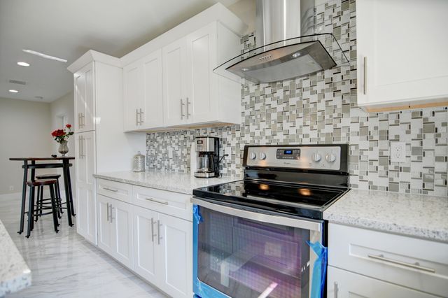 1970 NE 35TH Street, Lighthouse Point, FL 33064
