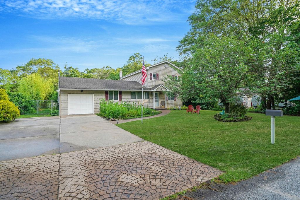 436 Oceanside Street, Islip Terrace, NY 11752