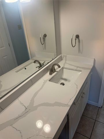 14333 Memorial Drive 39, Houston, TX 77079