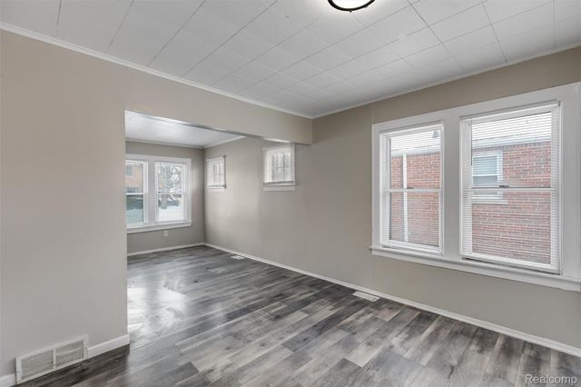 15358 Charles R Avenue, Eastpointe, MI 48021