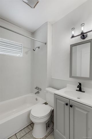 15358 Charles R Avenue, Eastpointe, MI 48021