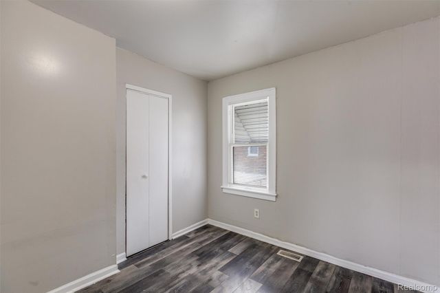 15358 Charles R Avenue, Eastpointe, MI 48021