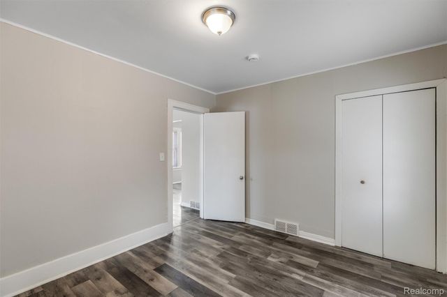 15358 Charles R Avenue, Eastpointe, MI 48021