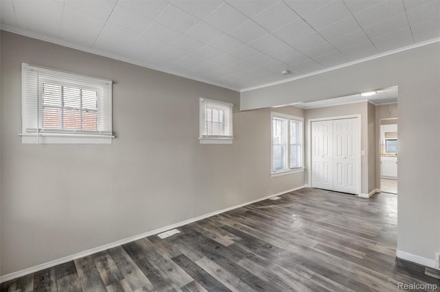 15358 Charles R Avenue, Eastpointe, MI 48021