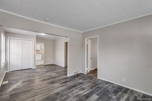 15358 Charles R Avenue, Eastpointe, MI 48021