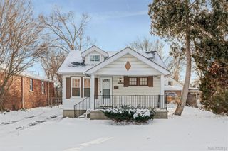 15358 Charles R Avenue, Eastpointe, MI 48021