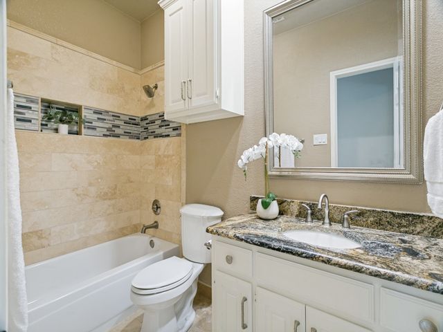 8605 Wellington Point Drive, Irving, TX 75063
