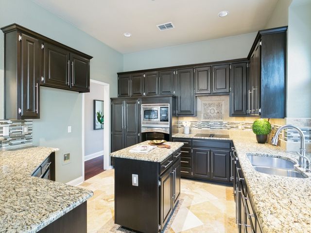 8605 Wellington Point Drive, Irving, TX 75063