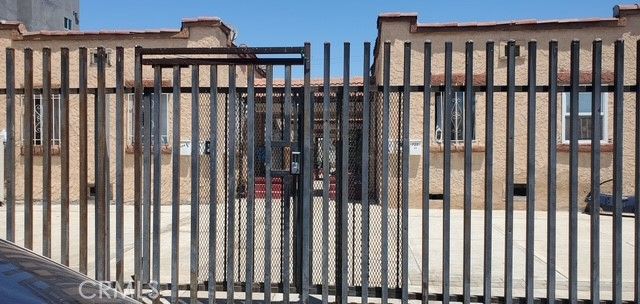 727 W 76th Street, Los Angeles, CA 90044