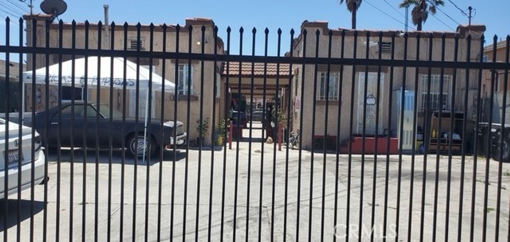 727 W 76th Street, Los Angeles, CA 90044