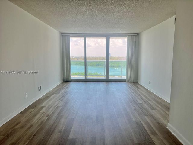 100 Bayview Dr 1418, Sunny Isles Beach, FL 33160