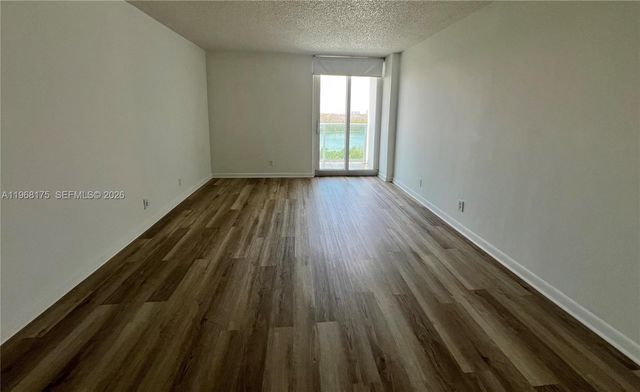 100 Bayview Dr 1418, Sunny Isles Beach, FL 33160