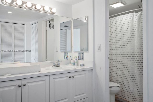 100 Bayview Dr 1418, Sunny Isles Beach, FL 33160
