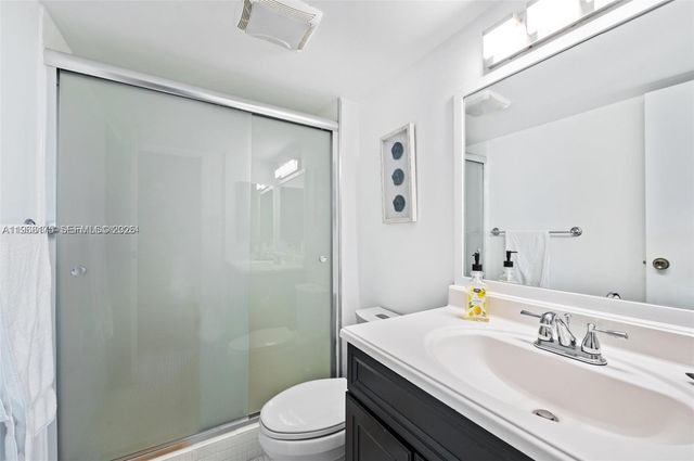 100 Bayview Dr 1418, Sunny Isles Beach, FL 33160