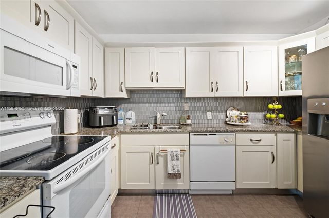100 Bayview Dr 1418, Sunny Isles Beach, FL 33160
