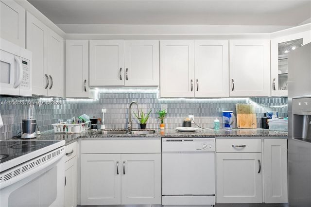 100 Bayview Dr 1418, Sunny Isles Beach, FL 33160