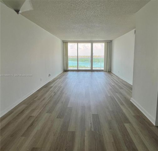 100 Bayview Dr 1418, Sunny Isles Beach, FL 33160
