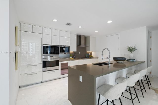 17475 Collins Avenue 703, Sunny Isles Beach, FL 33160