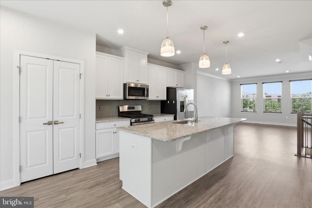 4702 TOWNE PARK RD, Suitland, MD 20746