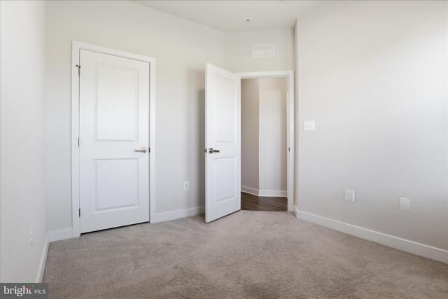 4702 TOWNE PARK RD, Suitland, MD 20746