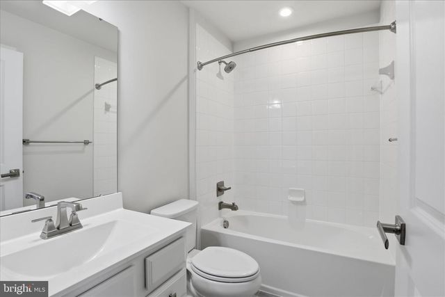 4702 TOWNE PARK RD, Suitland, MD 20746