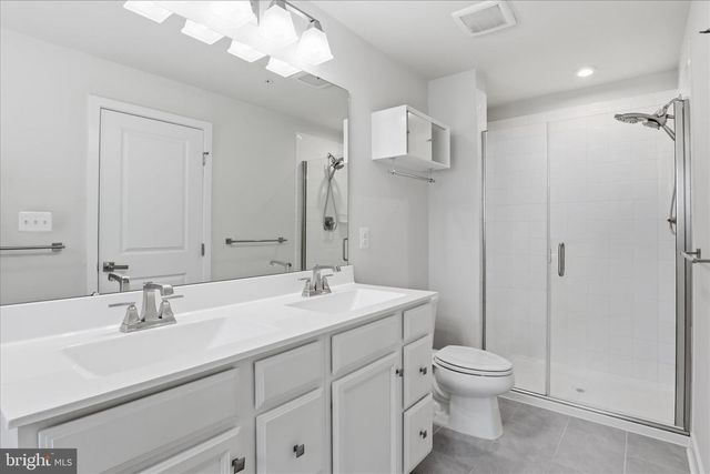 4702 TOWNE PARK RD, Suitland, MD 20746