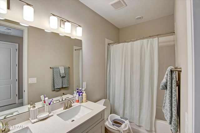 2121 Divot Drive, Daytona Beach, FL 32124