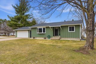 1089 Pine Grove Lane, Lake City, MN 55041