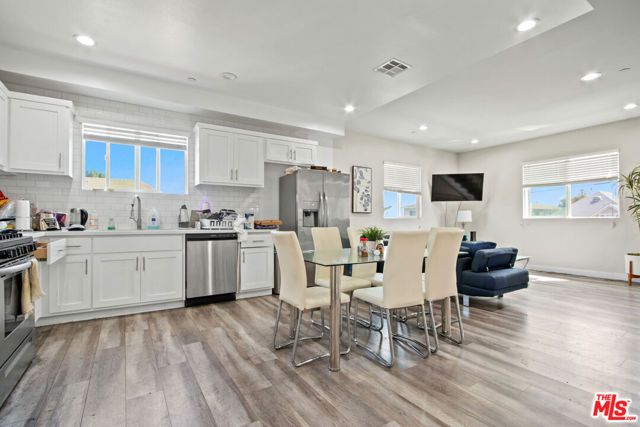 1805 S New England Street, Los Angeles, CA 90006