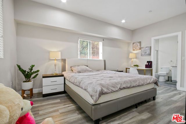 1805 S New England Street, Los Angeles, CA 90006