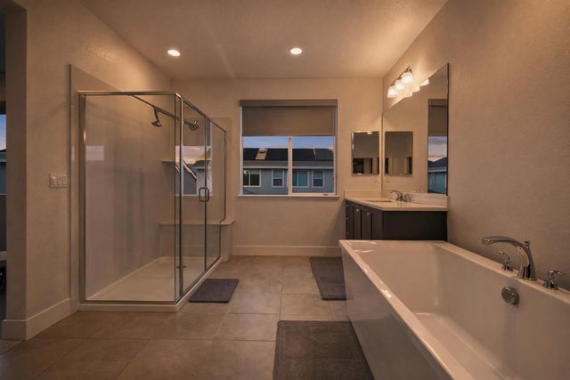2281 Garden Farms Ave, Lathrop, CA 95330