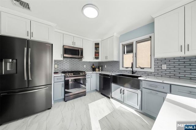 224 Warren Avenue A, Fort Lee, NJ 07024