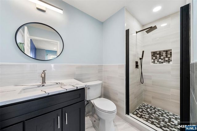 224 Warren Avenue A, Fort Lee, NJ 07024