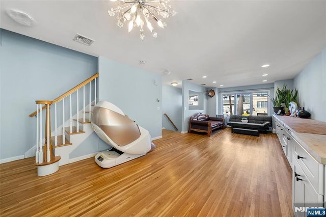 224 Warren Avenue A, Fort Lee, NJ 07024
