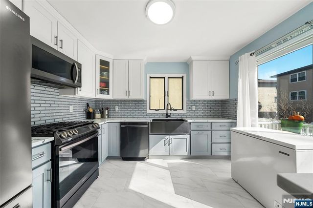 224 Warren Avenue A, Fort Lee, NJ 07024