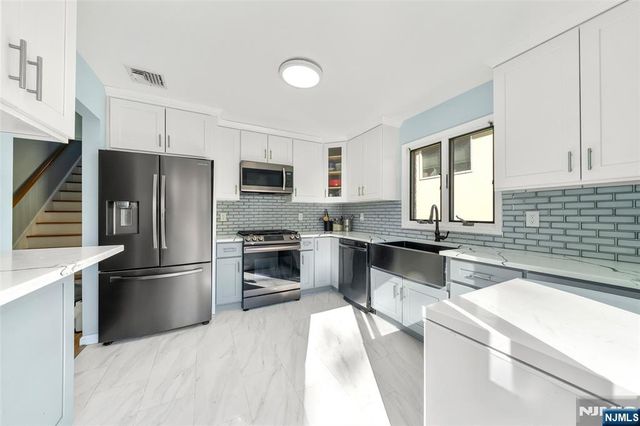 224 Warren Avenue A, Fort Lee, NJ 07024
