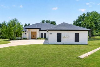 4013 Legend Trail, Granbury, TX 76049
