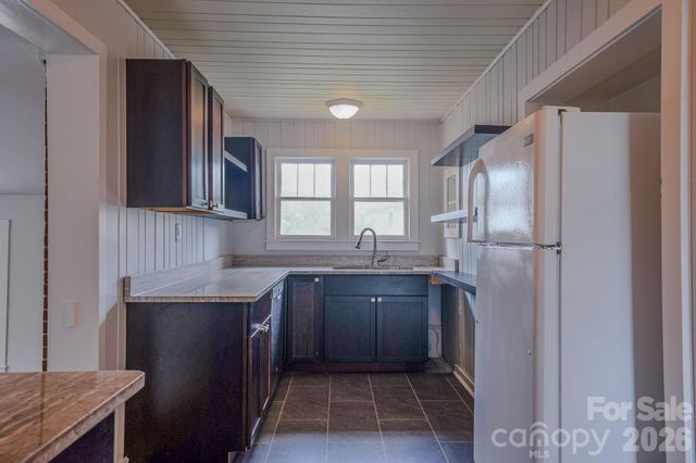 501 Fairview Road, Asheville, NC 28803