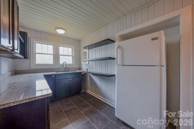 501 Fairview Road, Asheville, NC 28803