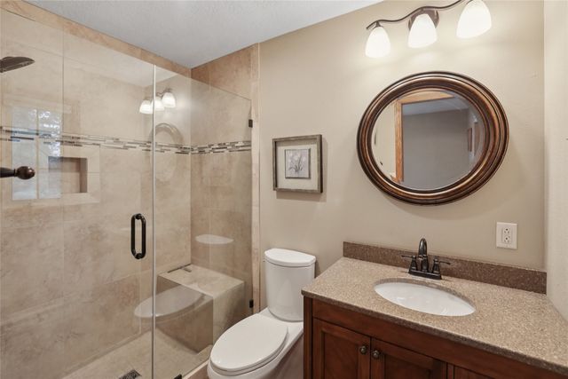 5 Oakridge Drive, Grinnell, IA 50112