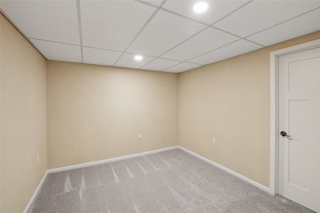 5 Oakridge Drive, Grinnell, IA 50112