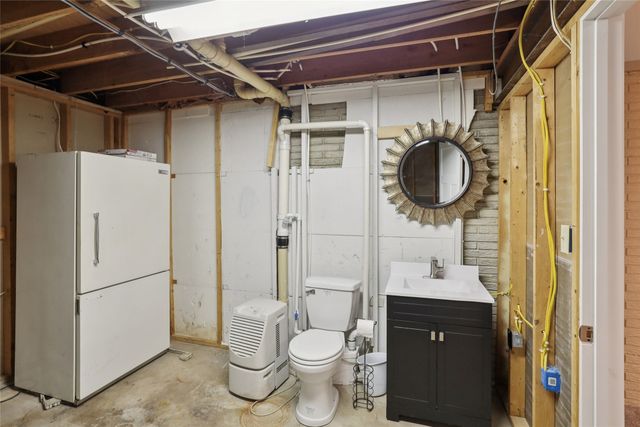 5 Oakridge Drive, Grinnell, IA 50112